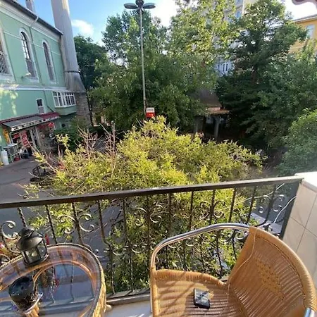 Cihangir Private Balcony דירה איסטמבול