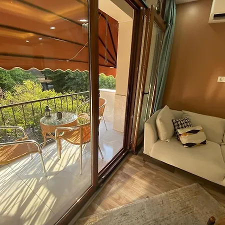 דירה Cihangir Private Balcony איסטמבול