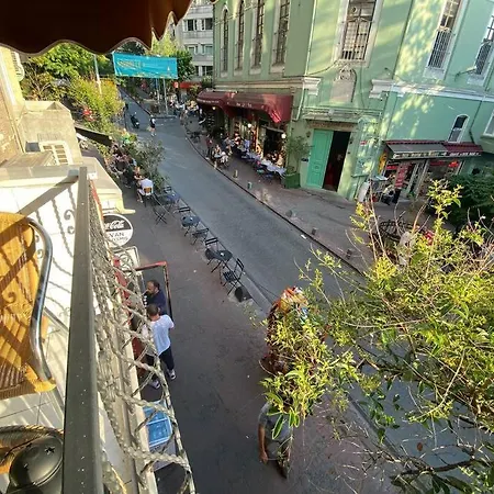 Cihangir Private Balcony איסטמבול